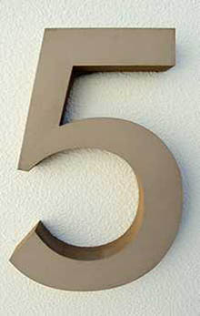 Hausnummern aus Beton (umbra)