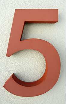 Hausnummern aus Beton (terracotta)